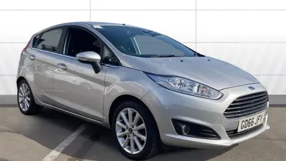 Used Ford Fiesta Titanium 101 HP (74 kW) 2016 Silver Hatchback