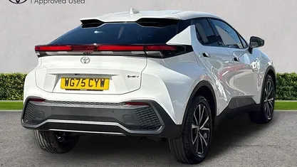 Used Toyota C-HR Design 140 HP (102 kW) 2025 SUV