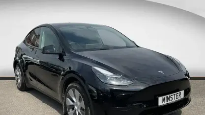 Begagnad Tesla Model Y RWD 219 kW (299 HK) 2023 Svart SUV