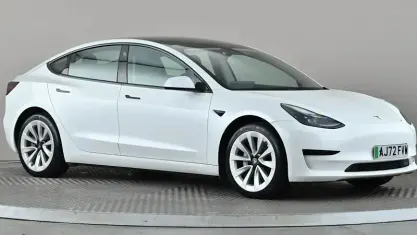 Used Tesla Model 3 Standard Range 180 kW (245 HP) 2022 White Sedan