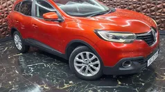 Flame red Used 2015 Renault Kadjar Dynamique SUV | £5,799 (Fair price)