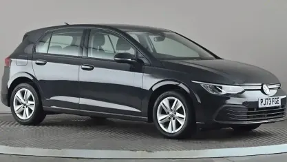 Używany VW Golf VIII Life 110 KM (80 kW) 2023 Szary Hatchback