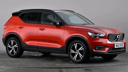 Used Volvo XC40 R-Design 163 HP (119 kW) 2021 Red SUV