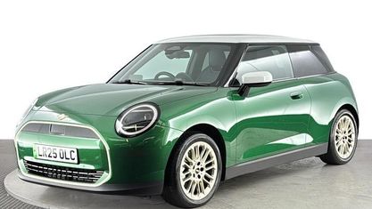 Usado Mini Cooper Exclusive 135 kW (184 HP) 2025 Verde Citadino