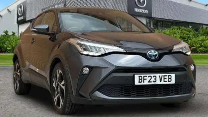 Usado Toyota C-HR Design 122 HP (89 kW) 2023 Cinzento SUV