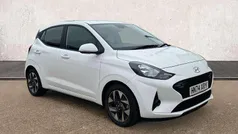 White New 2024 Hyundai i10 Advanced Hatchback | £14,560 (Fair price)