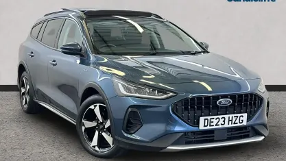 Used Ford Focus Active 125 HP (91 kW) 2023 Blue Estate