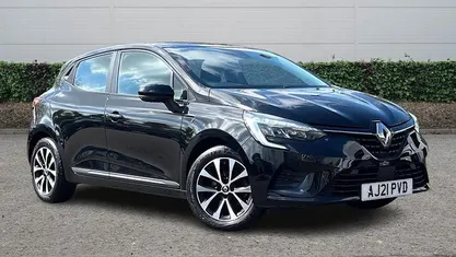 Begagnad Renault Clio V Iconic 90 HK (66 kW) 2021 Halvkombi