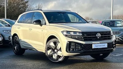 Used 2025 VW Touareg Black Edition SUV | £52,495 (Fair price)