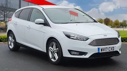 Used Ford Focus Titanium 120 HP (88 kW) 2017 White Hatchback