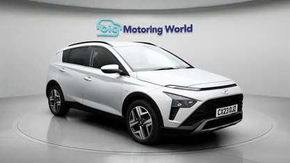 Begagnad Hyundai Bayon Premium 101 HK (74 kW) 2023 Silver SUV