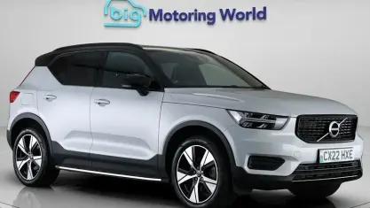 Usado Volvo XC40 Plus 211 HP (155 kW) 2021 Prateado SUV