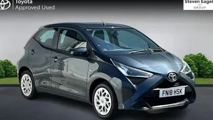 Used Toyota Aygo X-play 72 HP (52 kW) 2020 Hatchback