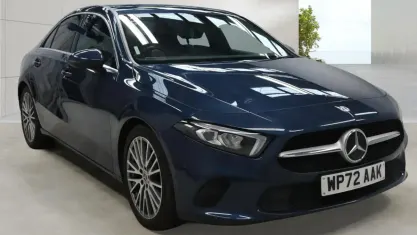 Second-hand Mercedes A180 Active 136 CP (100 kW) 2022 Albastru Berlinǎ