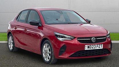Używany Vauxhall Corsa Design Edition 101 KM (74 kW) 2023 Czerwony Hatchback