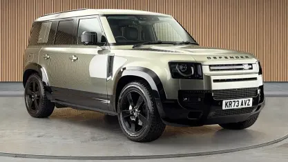 Used Land Rover Defender HSE Dynamic 300 HP (220 kW) 2023 Pangea green SUV