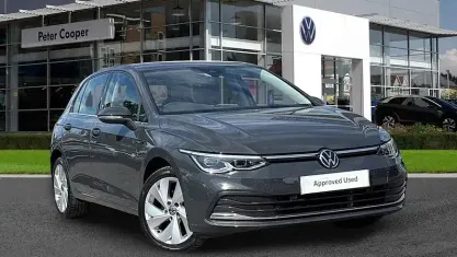Used VW Golf VIII Style 131 HP (96 kW) 2024 Grey Hatchback