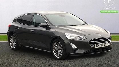 Usado Ford Focus Titanium X 125 CV (91 kW) 2019 Gris Utilitario