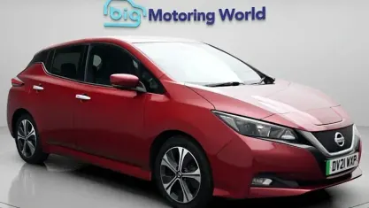 Used Nissan Leaf N-Connecta 110 kW (150 HP) 2021 Red Hatchback