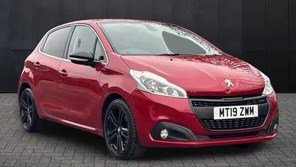 Used Peugeot 208 GT-line 110 HP (80 kW) 2019 Red Hatchback