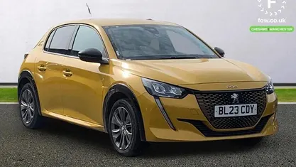 Used Peugeot e-208 Allure+ 100 kW (136 HP) 2023 Yellow Hatchback