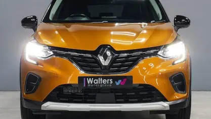 Used Renault Captur Version S 131 HP (96 kW) 2020 Orange/black SUV