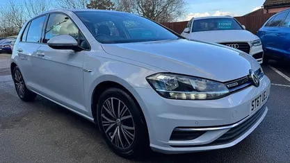 Used VW Golf VII SE 131 HP (96 kW) 2017 Silver Hatchback