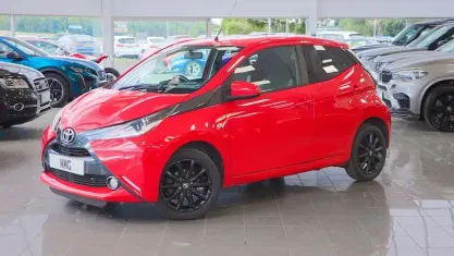 Used Toyota Aygo x-style 69 HP (50 kW) 2018 Red Hatchback