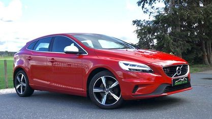 Usado Volvo V40 R-Design 122 HP (89 kW) 2019 Vermelho Citadino