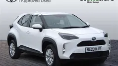 White Used 2023 Toyota Yaris Cross SUV | £20,750 (Good price)