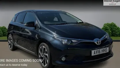 Usado Toyota Auris Design 116 HP (85 kW) 2016 Citadino