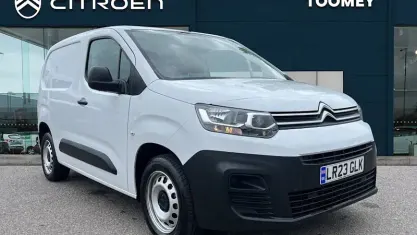 Używany Citroën Berlingo 102 KM (75 kW) 2023 Biały Minivan