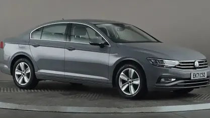 Gebraucht VW Passat SE 150 PS (110 kW) 2021 Grau Limousine