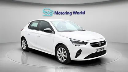 Used Vauxhall Corsa Design Edition 75 HP (55 kW) 2022 White Hatchback