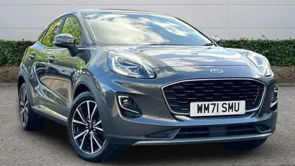 Käytetty Ford Puma Titanium 125 HP (91 kW) 2022 Harmaa Katumaasturi