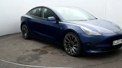Używany Tesla Model 3 Performance 355 kW (483 KM) 2022 Niebieski Sedan/Limuzyna