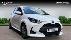 White Used 2023 Toyota Yaris Hybrid Hatchback | £16,172 (Fair price)