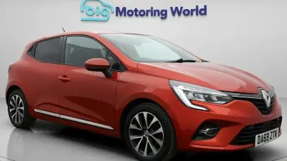 Used Renault Clio Iconic 101 HP (74 kW) 2020 Hatchback