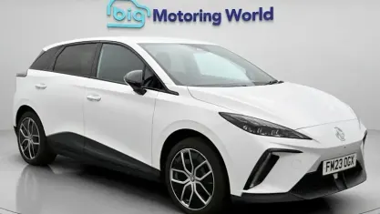 Used MG MG4 EV Trophy 150 kW (204 HP) 2023 White Hatchback