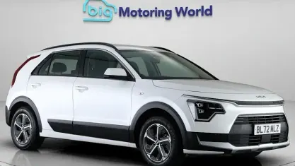 Gebraucht Kia Niro 141 PS (103 kW) 2023 Weiß SUV