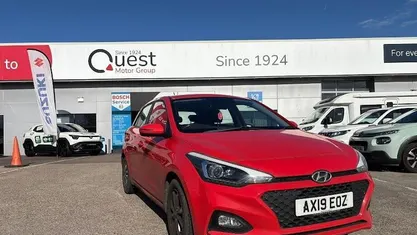 Used Hyundai i20 SE 84 HP (61 kW) 2019 Red Hatchback