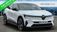 White/black Used 2024 Renault Mégane Komfort Hatchback | £21,995 (Fair price)