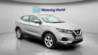 Used Nissan Qashqai Acenta Premium 160 HP (117 kW) 2021 Silver SUV