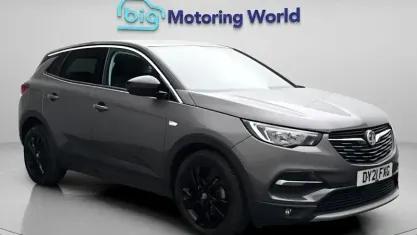 Used Vauxhall Grandland X SRi 131 HP (96 kW) 2021 Grey SUV