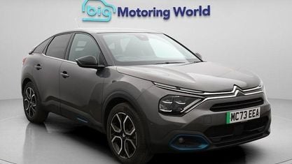 Usado Citroën e-C4 Shine 100 kW (136 HP) 2023 Cinzento Citadino