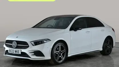 Begagnad Mercedes A250 AMG Line Premium Plus 218 HK (160 kW) 2022 Vit Sedan