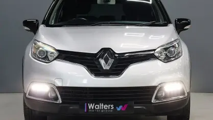 Used Renault Captur Dynamique 90 HP (66 kW) 2015 Silver/black SUV