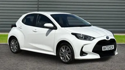 Used Toyota Yaris 116 HP (85 kW) 2022 White Hatchback