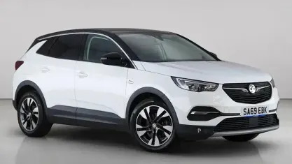 Used Vauxhall Grandland X Sport 131 HP (96 kW) 2019 White SUV