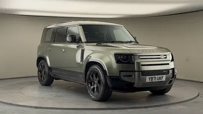 Used Land Rover Defender SE Dynamic 300 HP (220 kW) 2023 SUV